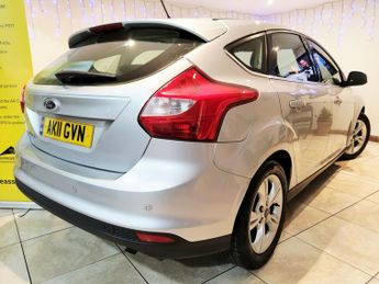 FORD FOCUS 1.6 ZETEC 5DR Manual