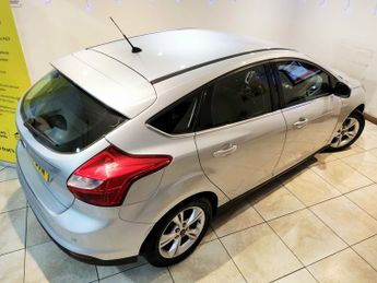 FORD FOCUS 1.6 ZETEC 5DR Manual