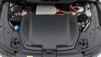 Audi e-tron QUATTRO BASE