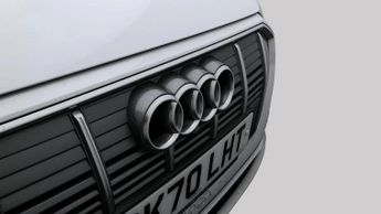 Audi e-tron QUATTRO BASE