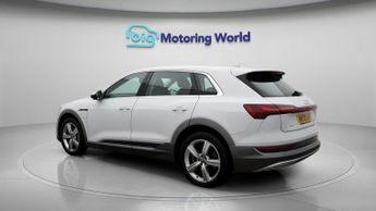 Audi e-tron QUATTRO BASE