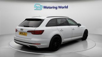 Audi A4 Avant AVANT TFSI S LINE BLACK EDITION