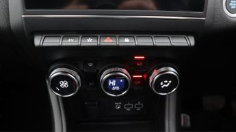 Renault Captur TECHNO E-TECH