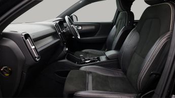 Volvo XC40 B4 R-DESIGN