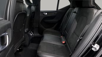 Volvo XC40 B4 R-DESIGN