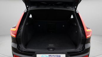 Volvo XC40 B4 R-DESIGN