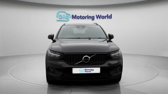 Volvo XC40 B4 R-DESIGN