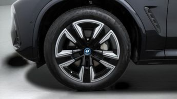 BMW iX3 M SPORT