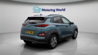 Hyundai KONA PREMIUM