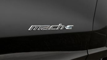 Ford Mustang Mach-E SELECT