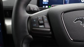 Ford Mustang Mach-E SELECT