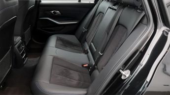 BMW 3 Series 330E M SPORT