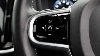 Volvo S60 T5 R-DESIGN EDITION