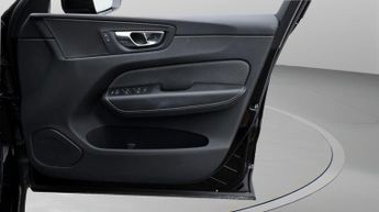 Volvo XC60 B5 R-DESIGN AWD