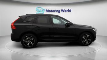 Volvo XC60 B5 R-DESIGN AWD