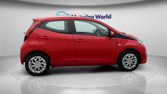 Toyota AYGO VVT-I X-PLAY
