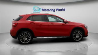 Mercedes GLA GLA 180 AMG LINE EDITION