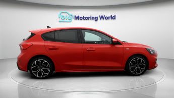 Ford Focus ST-LINE X EDITION