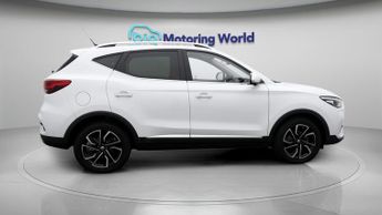 MG ZS EXCLUSIVE T-GDI
