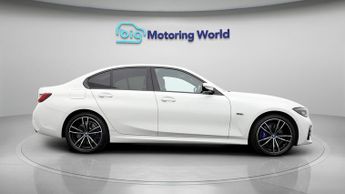 BMW 330 330E M SPORT
