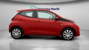 Toyota AYGO VVT-I X-PLAY