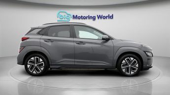 Hyundai KONA PREMIUM