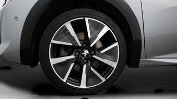 Peugeot E-208 GT