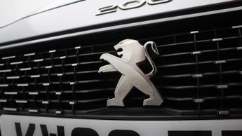 Peugeot E-208 GT