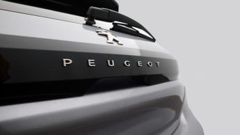 Peugeot E-208 GT