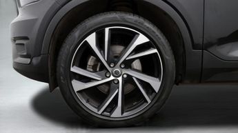 Volvo XC40 B4 R-DESIGN PRO AWD
