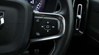 Volvo XC40 B4 R-DESIGN PRO AWD