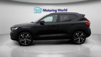 Volvo XC40 B4 R-DESIGN PRO AWD