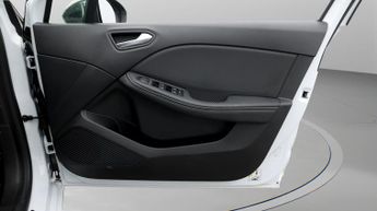Renault Clio E-TECH ENGINEERED