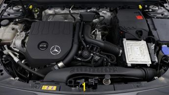 Mercedes-Benz CLA CLA 180 AMG LINE