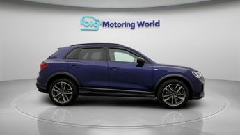Audi Q3 TFSI E S LINE BLACK EDITION