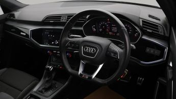 Audi Q3 TFSI E S LINE BLACK EDITION
