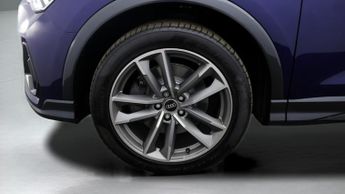 Audi Q3 TFSI E S LINE BLACK EDITION