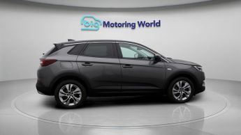 Vauxhall Grandland SRI NAV