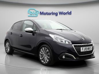 Peugeot 208 PURETECH S/S SIGNATURE