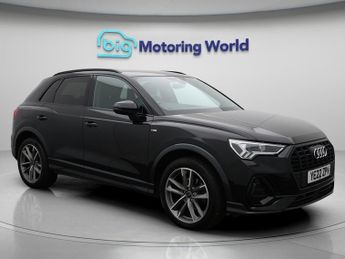Audi Q3 TFSI S LINE BLACK EDITION