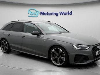 Audi A4 AVANT TFSI S LINE BLACK EDITION
