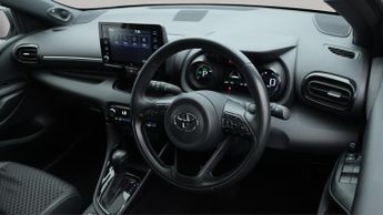 Toyota Yaris DYNAMIC