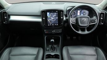 Volvo XC40 T3 MOMENTUM