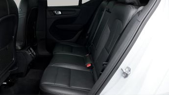 Volvo XC40 T3 MOMENTUM