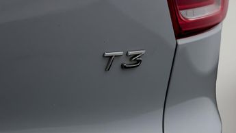 Volvo XC40 T3 MOMENTUM