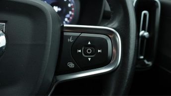 Volvo XC40 T3 MOMENTUM