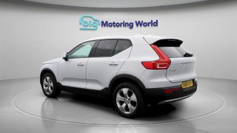 Volvo XC40 T3 MOMENTUM