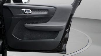 Volvo XC40 RECHARGE T5 R-DESIGN PRO