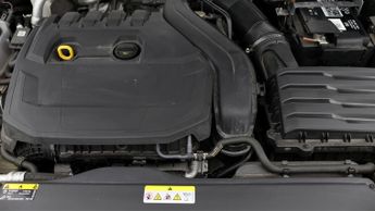 Volkswagen Golf LIFE ETSI DSG