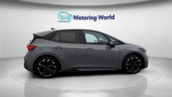 CUPRA Born V2